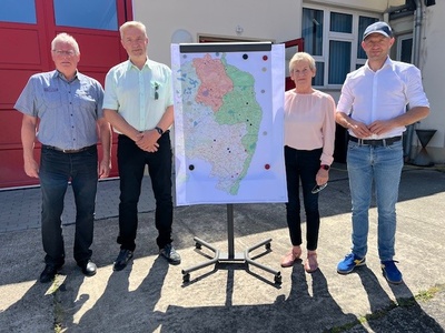 Sind stolz auf die erreichte Leistung im Kampf gegen die ASP im Landkreis Görlitz: v.l.n.r. Landrat Bernd Lange a.D., Amtstierarzt Dr. Udo Mann, 2. Beigeordnete und Sozialdezernentin Martina Weber und Landrat Dr. Stephan Meyer ©Landratsamt Görlitz, Susanne Lehmann