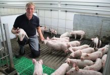 Dirk, Schweinehalter aus Dülmen
dirk2@bauernhoefe-statt-bauernopfer.de